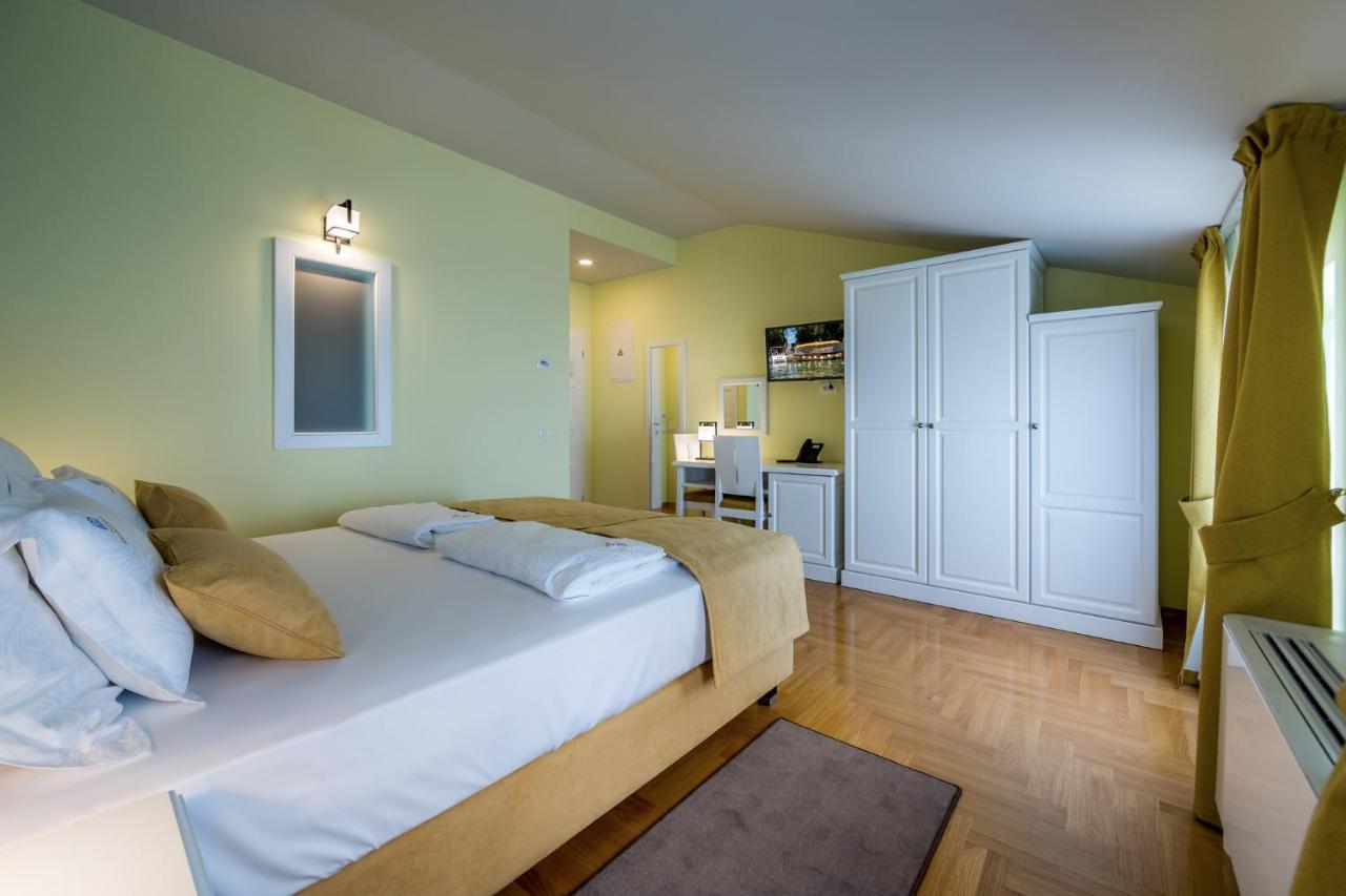 Hotel Domino Opatija Exteriör bild