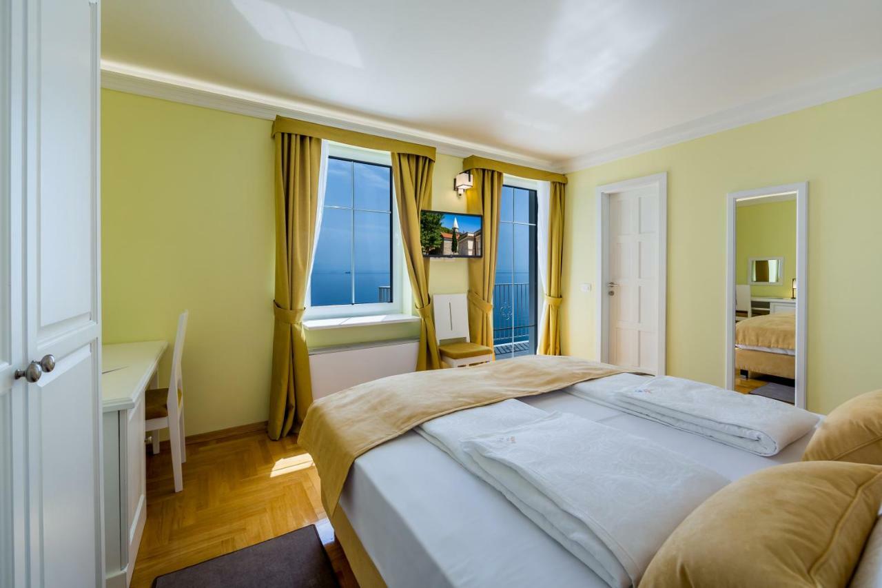Hotel Domino Opatija Exteriör bild