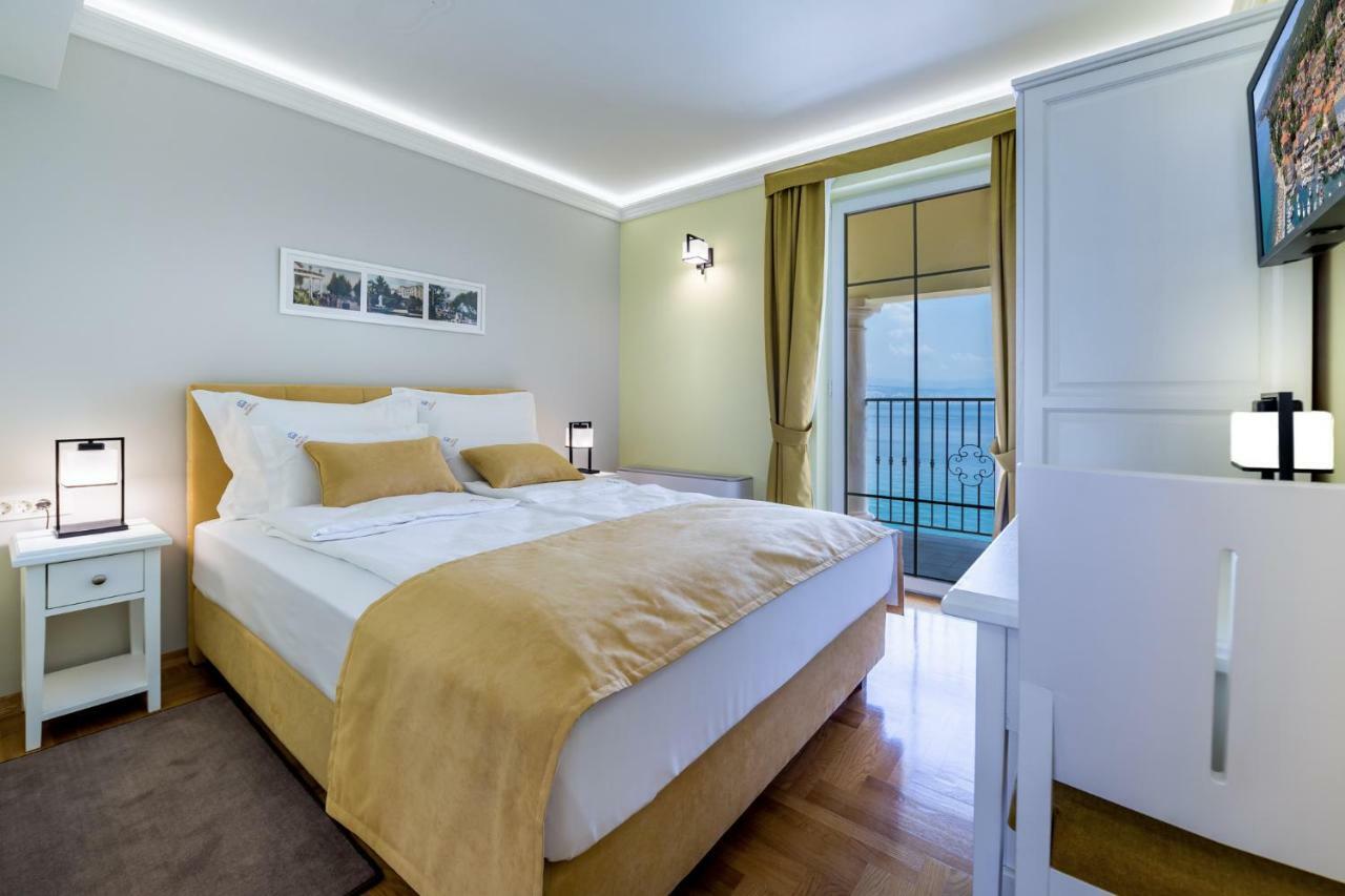 Hotel Domino Opatija Exteriör bild