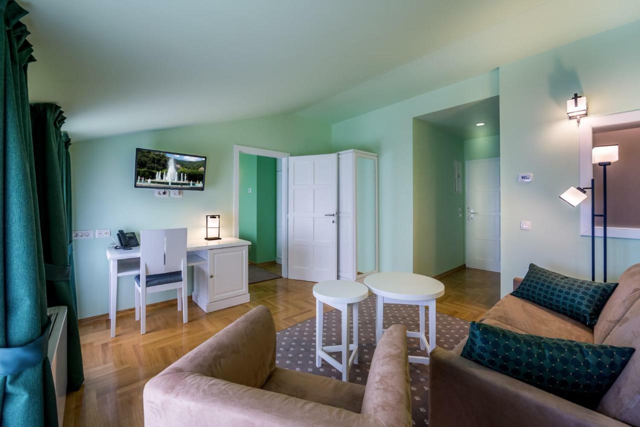 Hotel Domino Opatija Exteriör bild