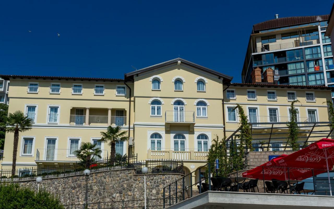 Hotel Domino Opatija Exteriör bild