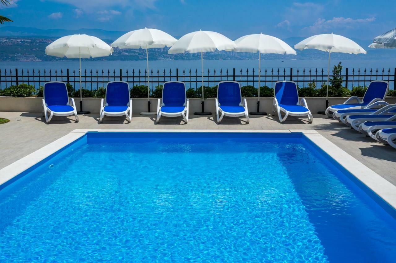 Hotel Domino Opatija Exteriör bild