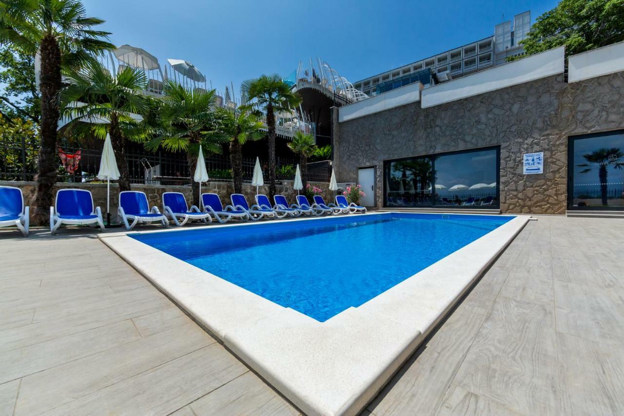 Hotel Domino Opatija Exteriör bild